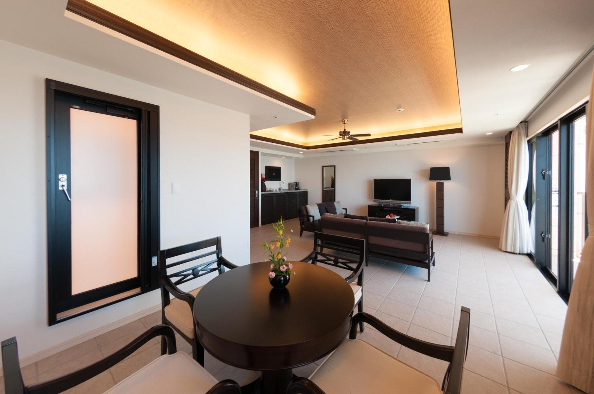 Premium Suite in Condo Bldg (Quadruple Occupancy)